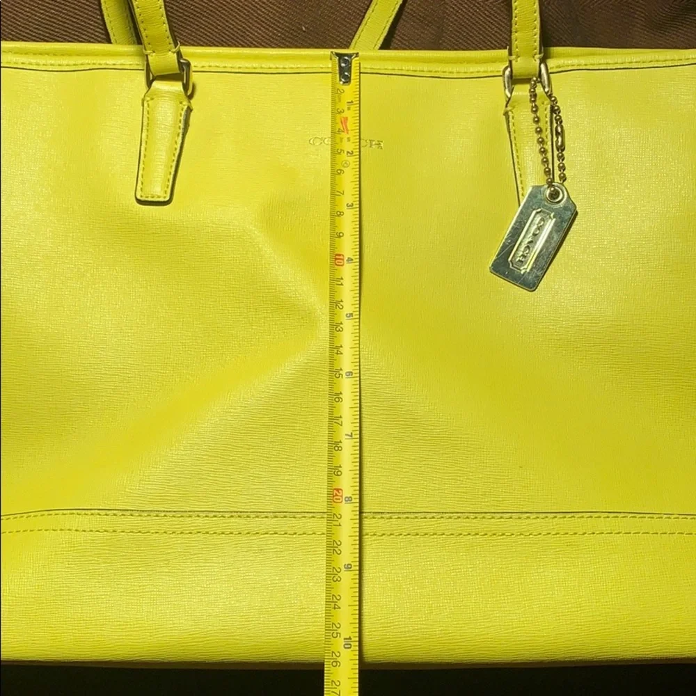Coach leather zipper Neverfull tote w/metal tag